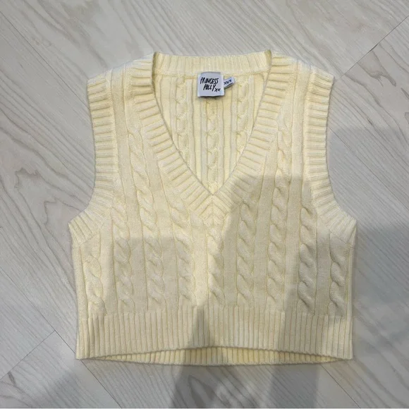 princess polly cropped cable knit sweater vest - Picture 3 of 5